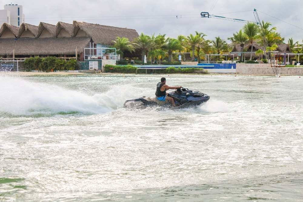 Jet ski en el circuito privado de Caribbean Lake Park